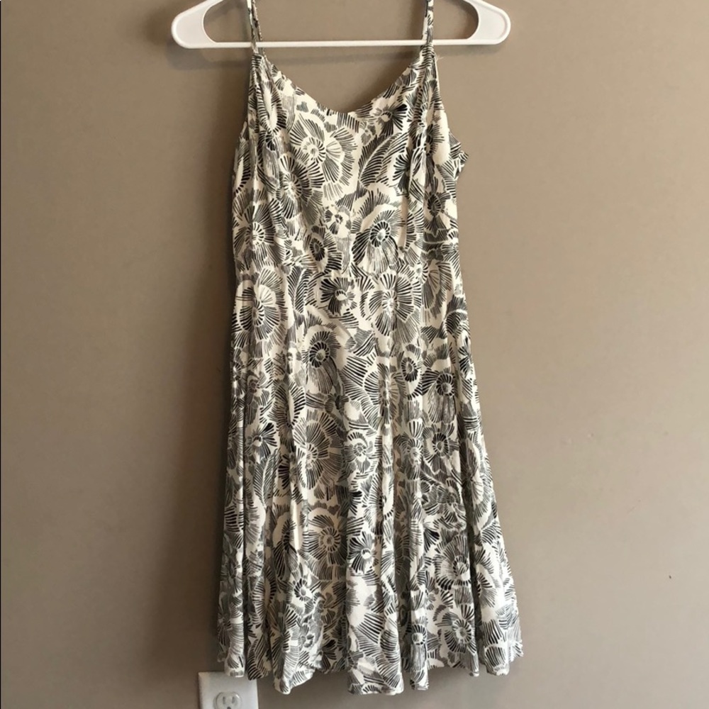 Old Navy Black and white sun dress